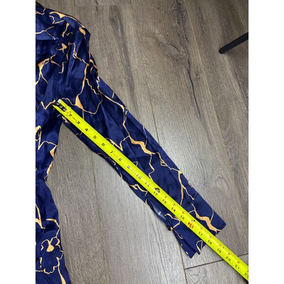 ASTR The Label Satin Floral Wrap Dress Navy Gold Long Sleeve Mini Size Small - Picture 3 of 11